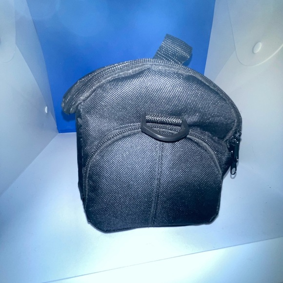 Small Canon Gadget Camera Bag NWT - Adj sections - Picture 3 of 13